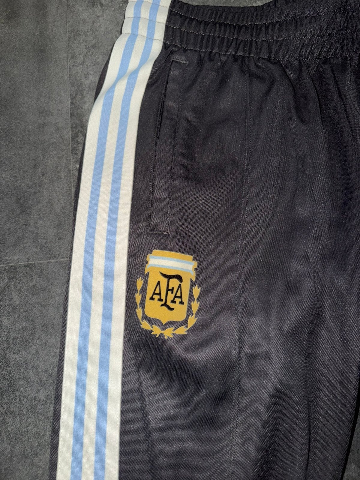 Argentinië trainingsbroek, Sport en Fitness, Maat M, Verzenden, Zo goed als nieuw, Trainingspak