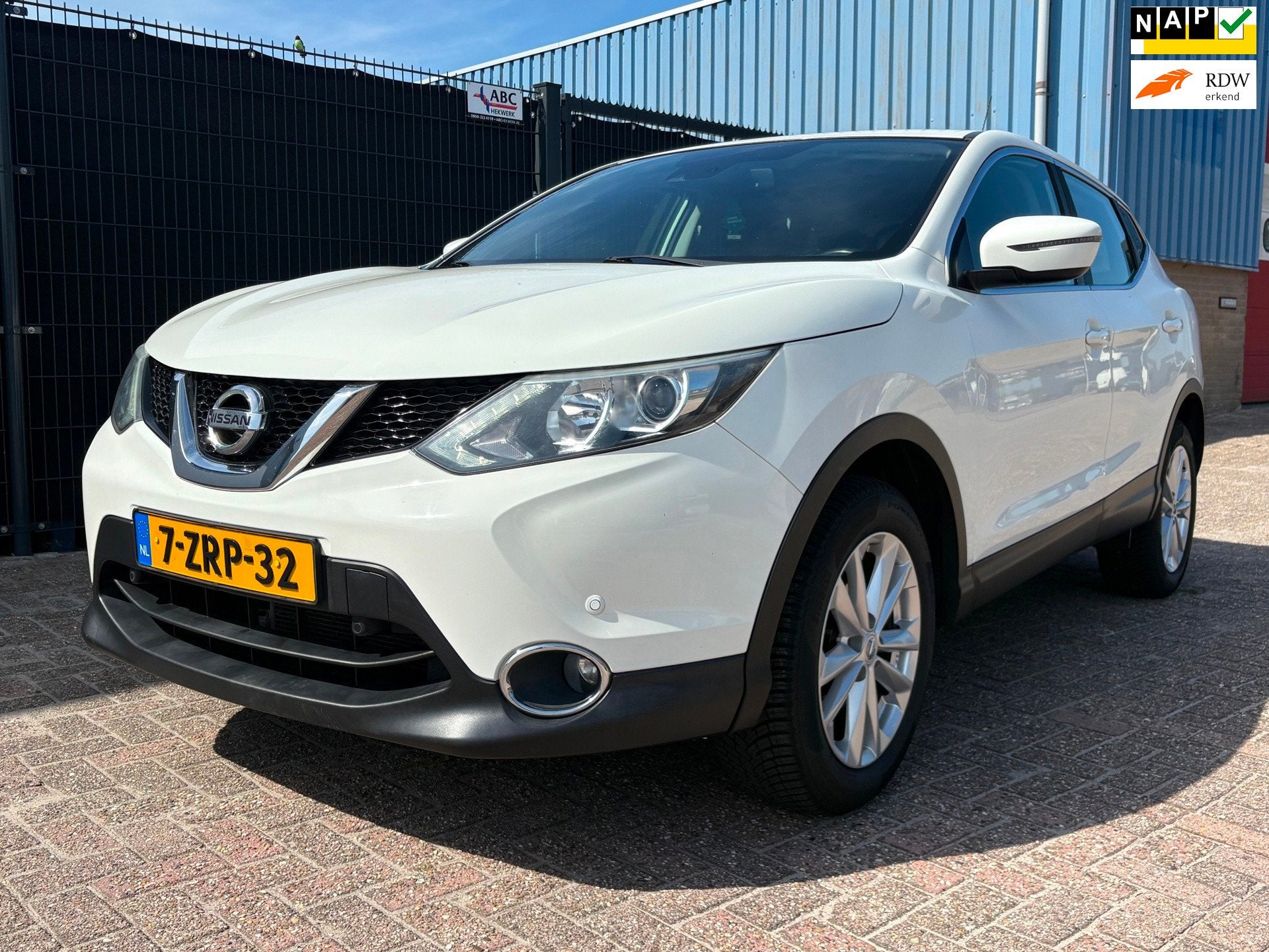 Nissan Qashqai 1.2 Acenta, Auto's, Voorwielaandrijving, Stof, Gebruikt, Zwart
