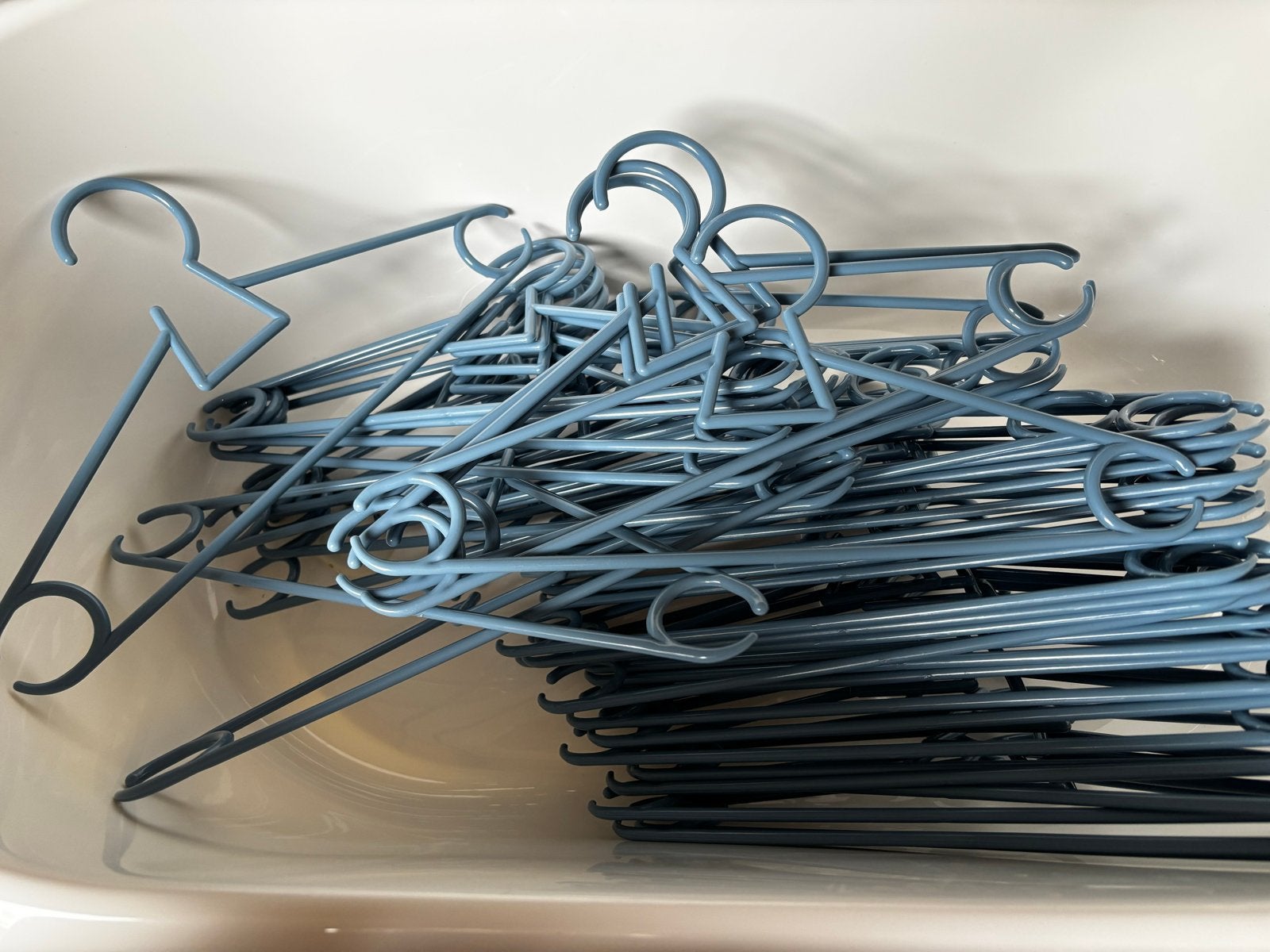 45x plastic baby kledinghangers, Kinderen en Baby's, Ophalen of Verzenden, Gebruikt