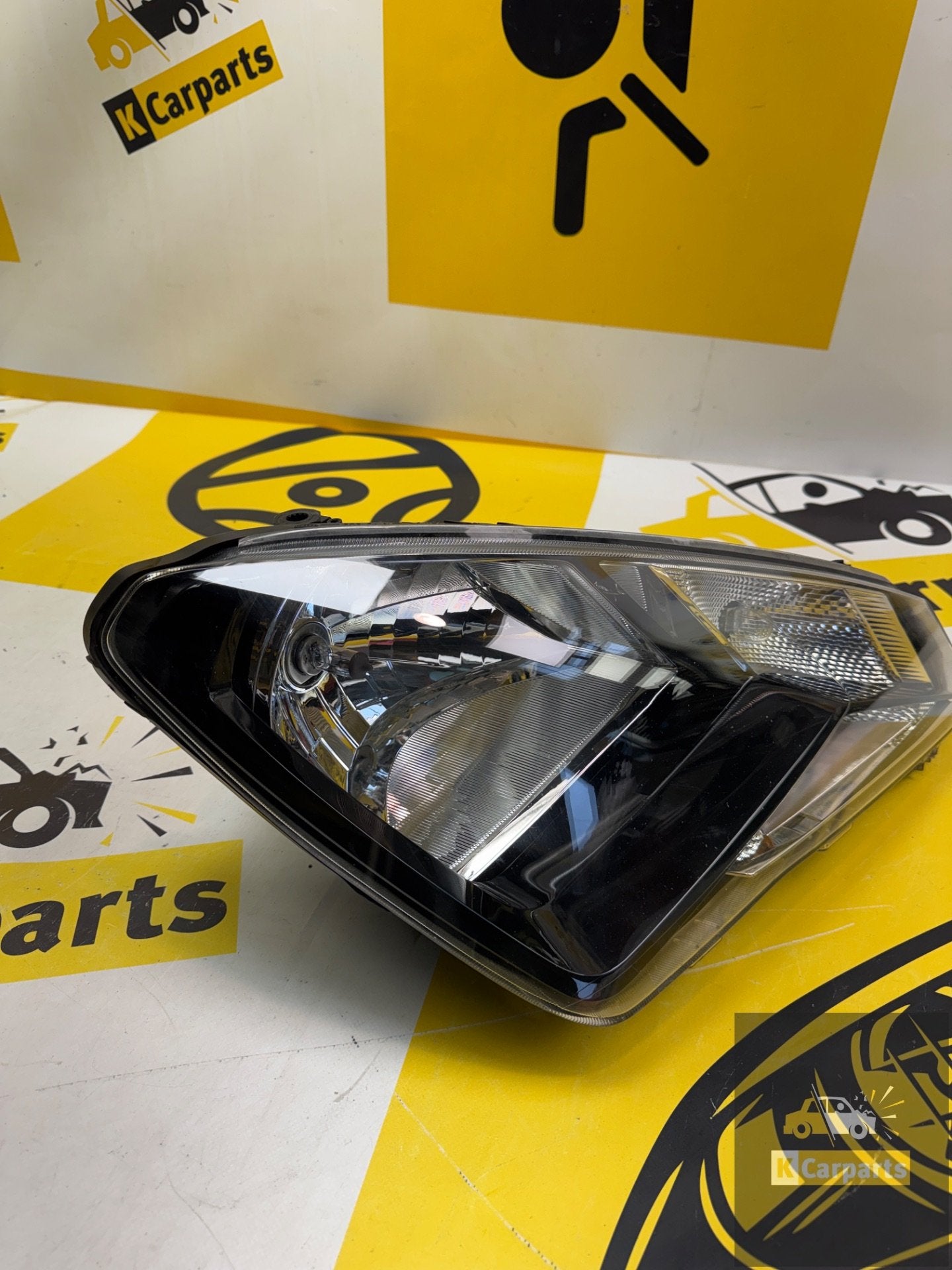 Seat Mii Rechts Voor Koplamp 1sl941016F origineel, Gebruikt, Volkswagen, Volkswagen AG, Berliner Ring 2
38440  Wolfsburg, DE