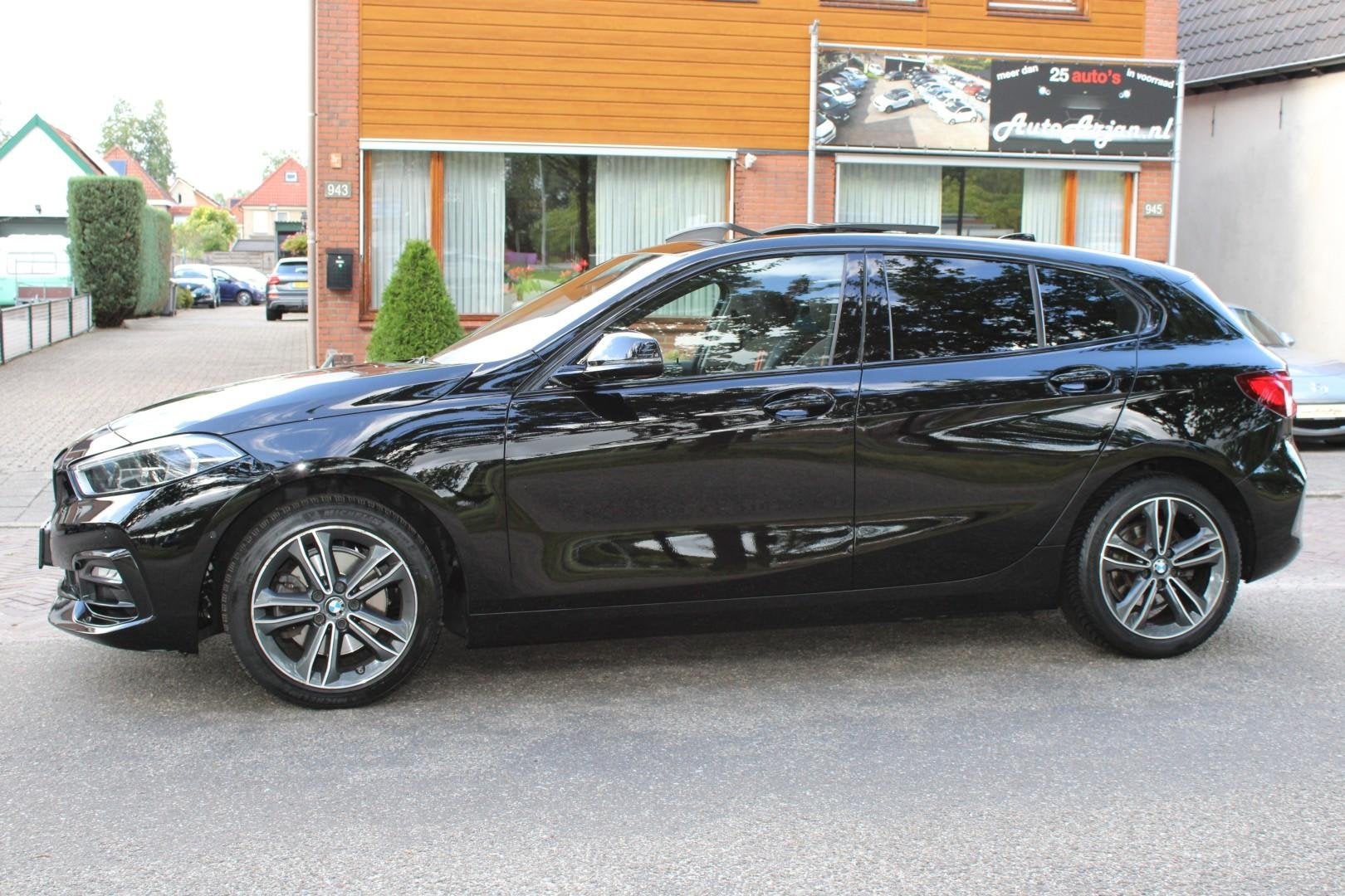 BMW 1-serie 118i Executive Edition Pano Aut, Blackline, Appl, Auto's, Gebruikt, Leder en Stof, Zwart, Origineel Nederlands