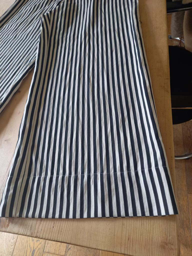 Studio Anneloes Mooie wijde broek M, Kleding | Dames, Broeken en Pantalons, Ophalen of Verzenden, Nieuw, Zwart, Lang