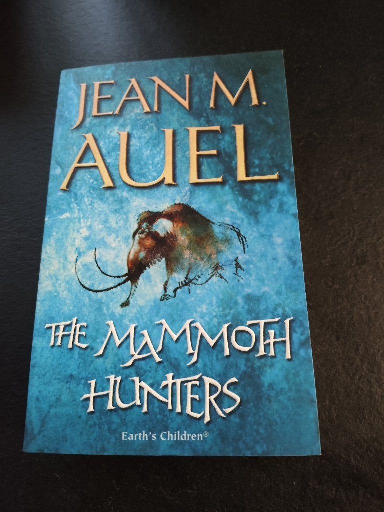 Jean M Auel The Mammoth Hunters Engelstalig in nette st., Boeken, Ophalen of Verzenden, Zo goed als nieuw, Jean M. Auel