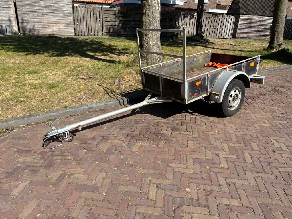 Aanhanger, Ophalen, Zo goed als nieuw