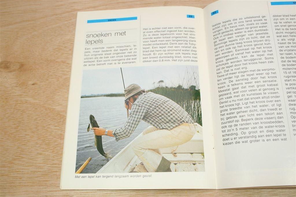 Beter Vissen op Snoek — N. de Boer — Hengelsportgids, Ophalen of Verzenden, Gelezen, Watersport en Hengelsport