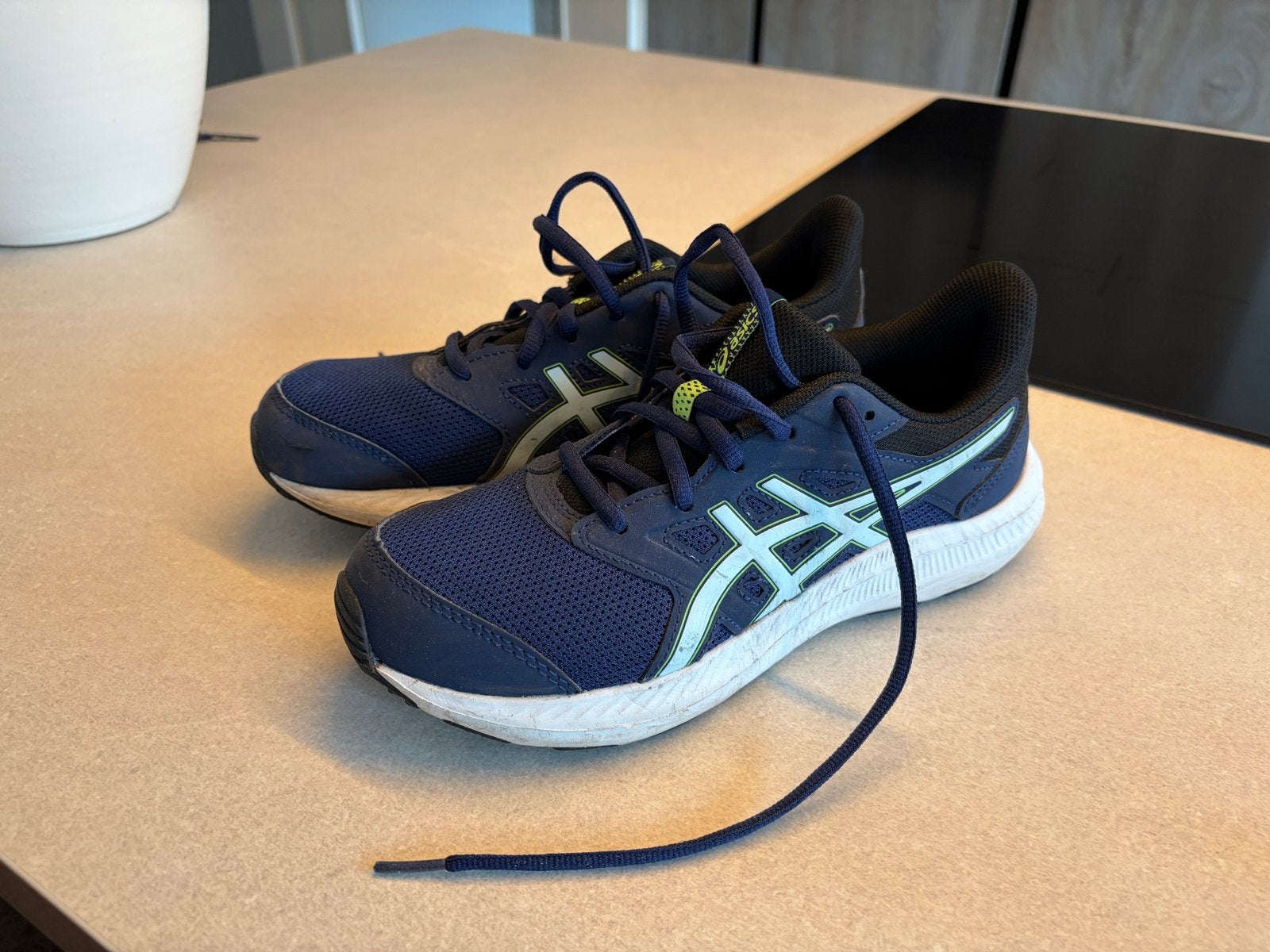 ASICS hardloopschoenen voor kinderen - Maat 37, Ophalen of Verzenden, Zo goed als nieuw, Jongen of Meisje, Sportschoenen
