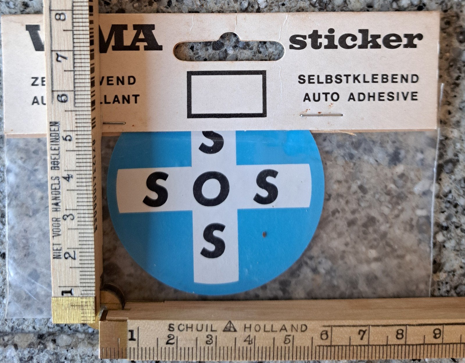Vintage sticker SOS in een wit kruis. Autosticker Vama, Ophalen of Verzenden, Zo goed als nieuw