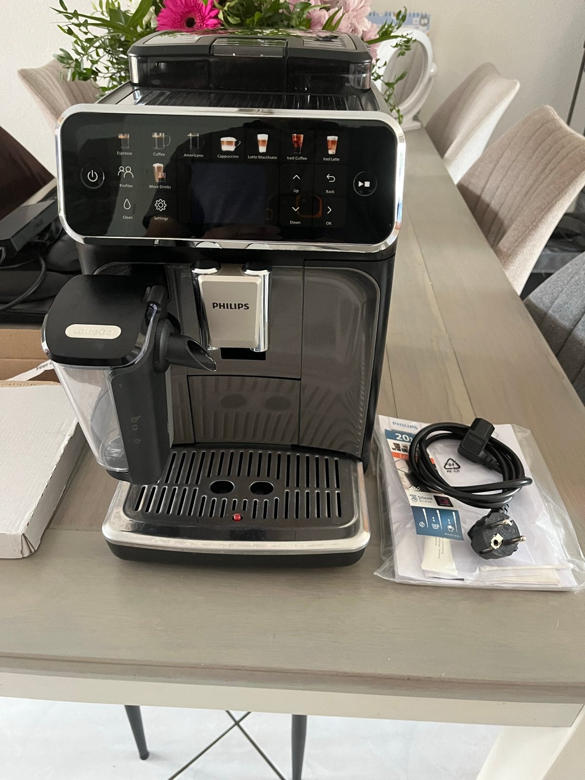 Philips Volautomatische Espressomachine met garantie, Witgoed en Apparatuur, Afneembaar waterreservoir, Espresso apparaat, 10 kopjes of meer