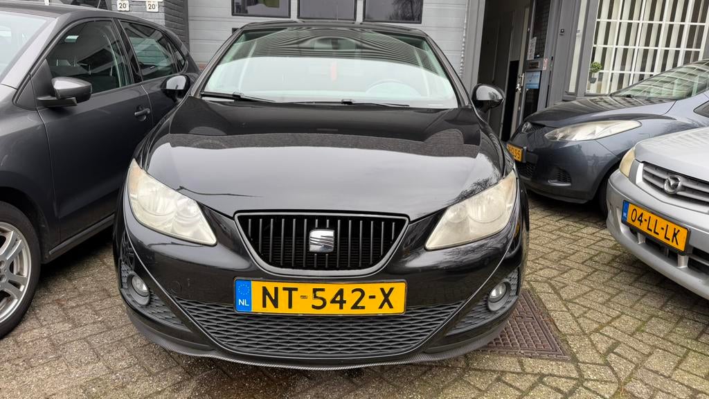 Seat Ibiza 1.4 63KW 5DRS 2012 Zwart, Auto's, Voorwielaandrijving, 40 €/maand, 4 cilinders, Bedrijf