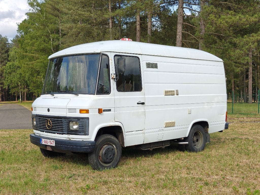 Mercedes 508D camper - B rijbewijs - Ex ambulance, Caravans en Kamperen, Campers, Buscamper of Camperbus, Mercedes-Benz, Particulier