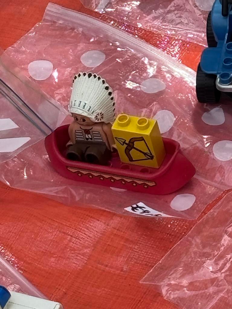 Lego Duplo Indiaan in kano met boog en pijl, Ophalen of Verzenden, Gebruikt, Overige merken