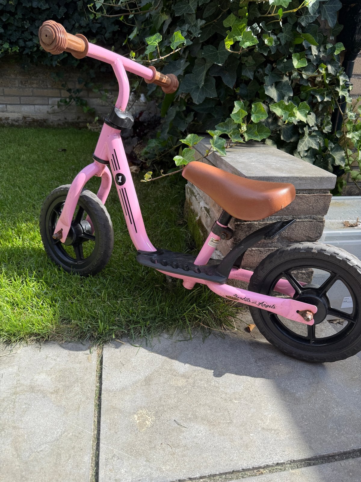 Roze Bandits and Angels loopfiets, Ophalen, Gebruikt, Minder dan 16 inch