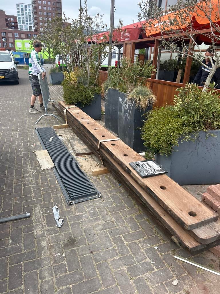 Houten massieve bielsen max 4 meter (7 stuks), Ophalen of Verzenden, Zo goed als nieuw, Balk, Overige houtsoorten