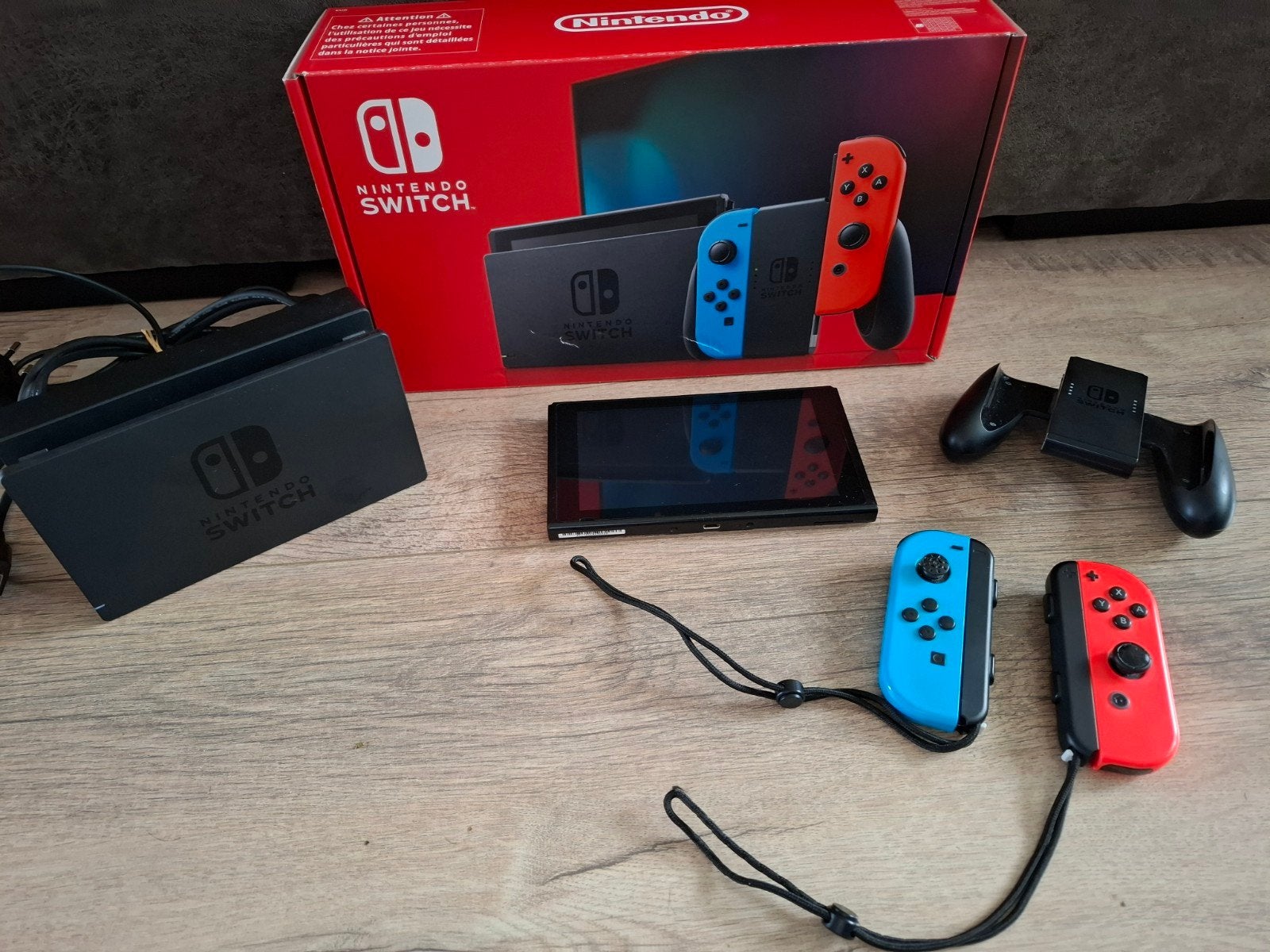 Nitendo Switch, Spelcomputers en Games, Spelcomputers | Nintendo Switch, Switch 2019 Upgrade, Met 2 controllers, Ophalen of Verzenden