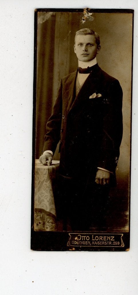 G229 CDV jongen men 12 x 5 cm, Verzamelen, Foto's en Prenten, Verzenden, Voor 1940, Zo goed als nieuw, Kind