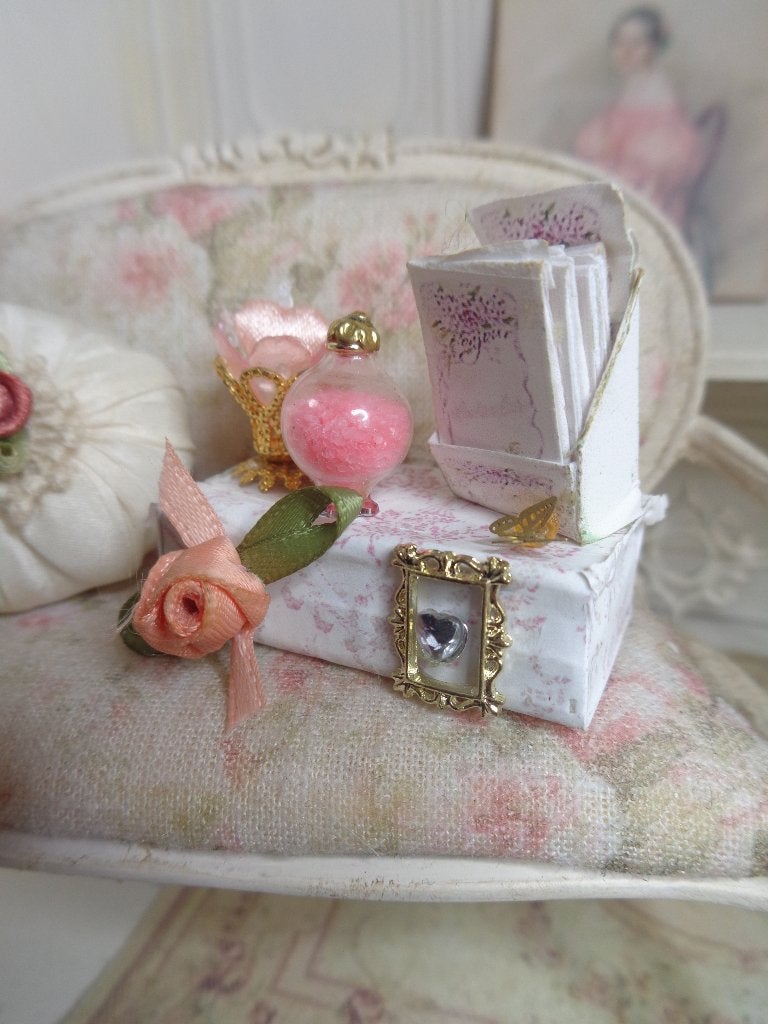 Luxe set ......Poppenhuis 1:12…(nr V97), Ophalen of Verzenden, Nieuw, Poppenhuis
