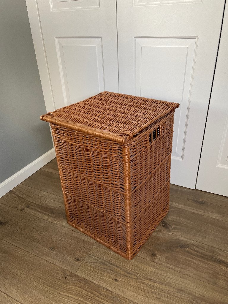Rotan mand, Huis en Inrichting, Ophalen, Gebruikt, Mand, Vierkant