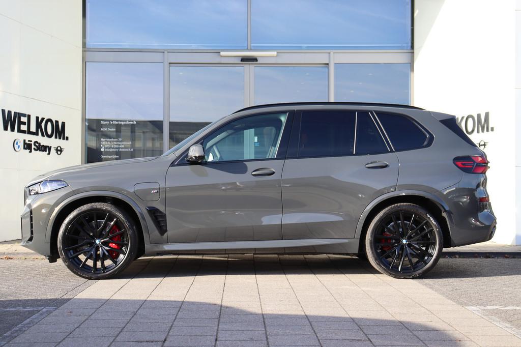 BMW X5 xDrive50e M Sport Automaat / Panoramadak / Trekhaak /, Automaat, 2395 kg, Leder, Bedrijf