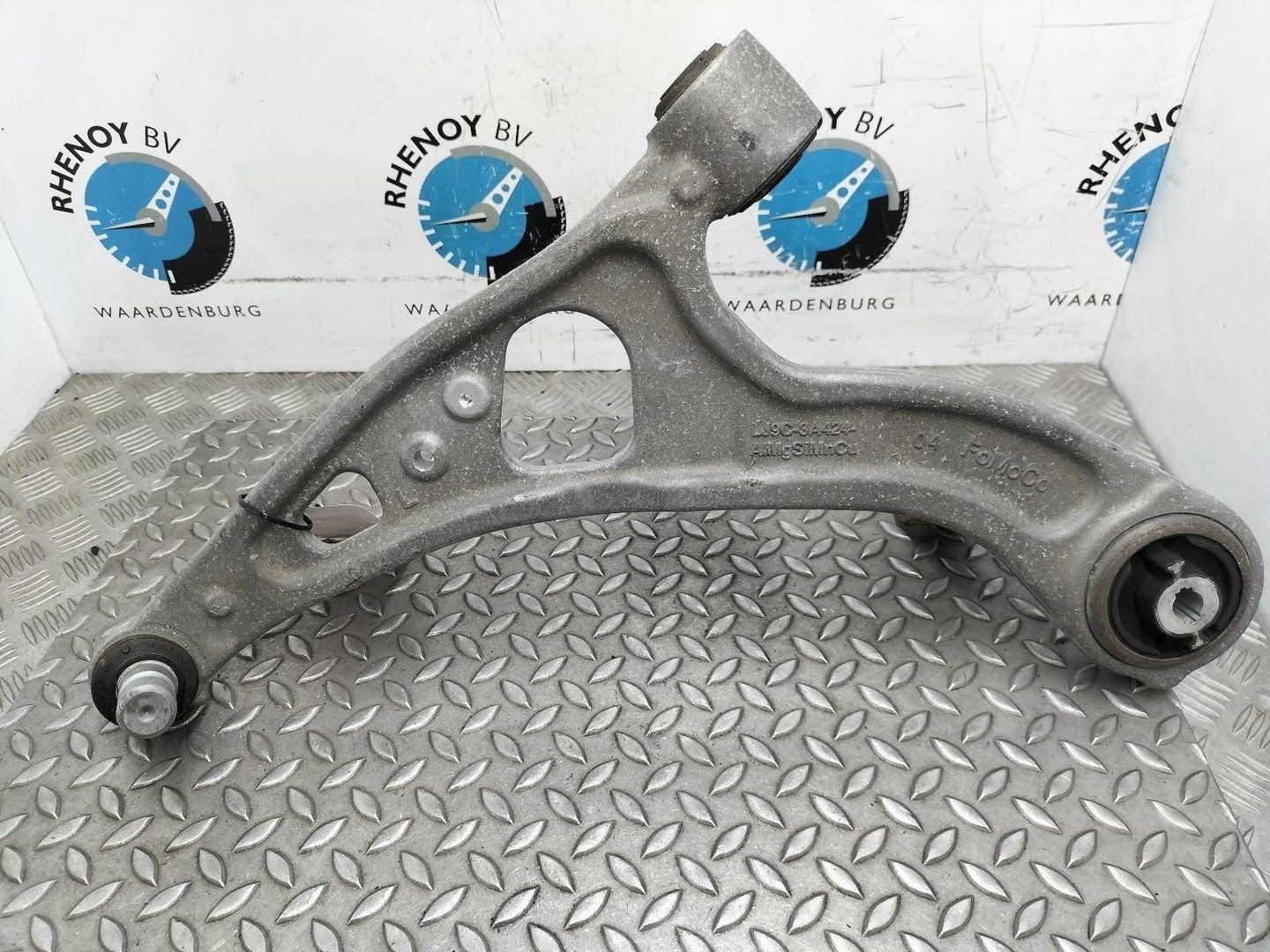 FORD MUSTANG SUV PREMIUM AWD DRAAGARM ONDER LV LJ9C3A424AND, Ophalen of Verzenden, Gebruikt, Stiba lid