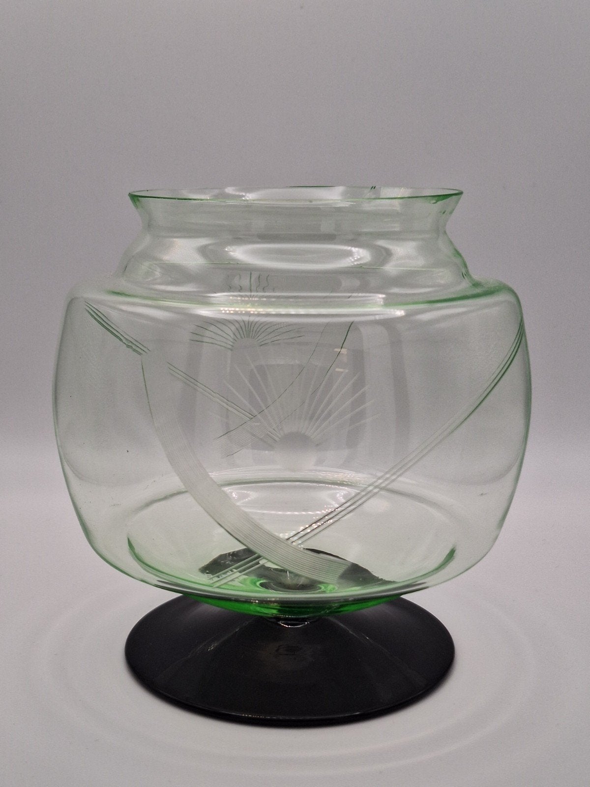 Annagroen Vaas (mogelijk Leerdam) Uranium glas, Ophalen