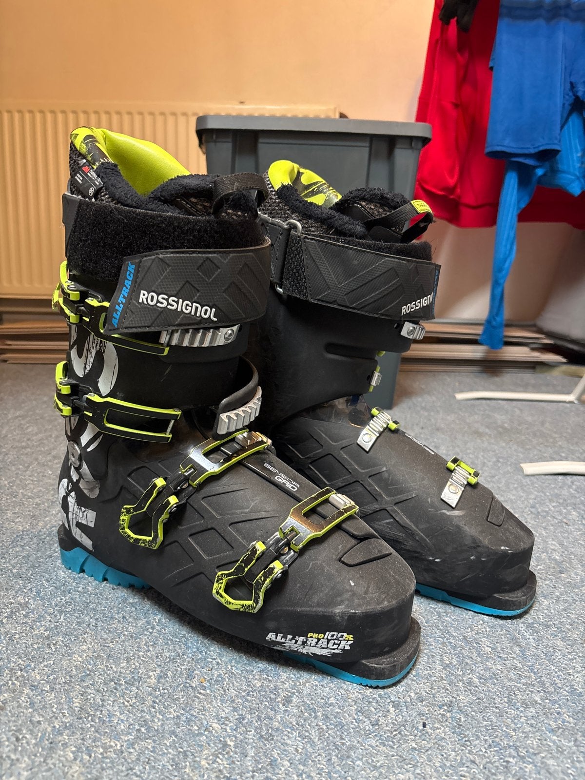 Rossignol Alltrack skischoenen maat 29.5 met loopstand, Gebruikt, Rossignol, Schoenen, Ophalen of Verzenden