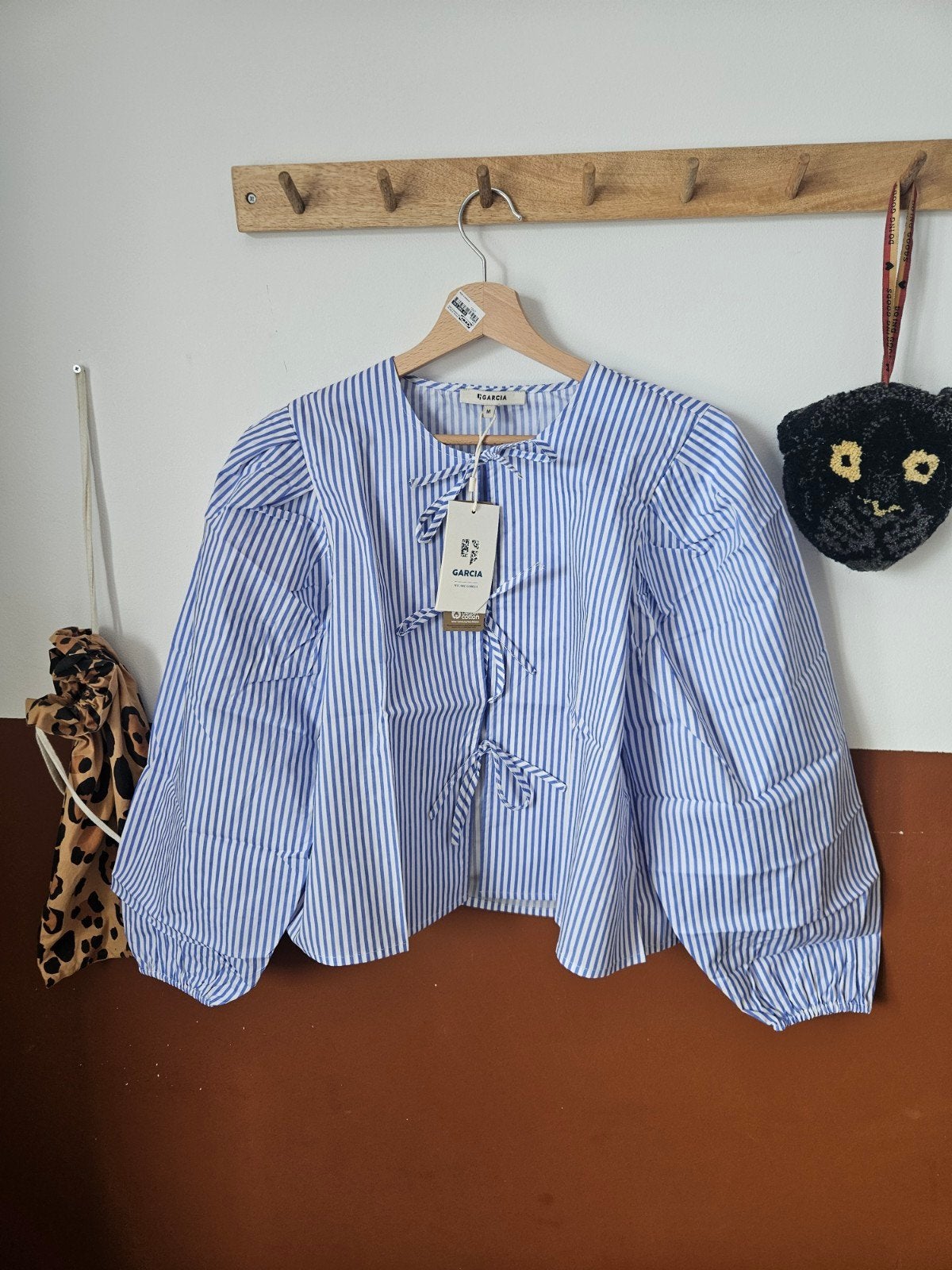 Garcia Blouse Gestreepte Strikjes Nieuw Maat M, Maat 38/40 (M), Wit, Nieuw, Ophalen of Verzenden