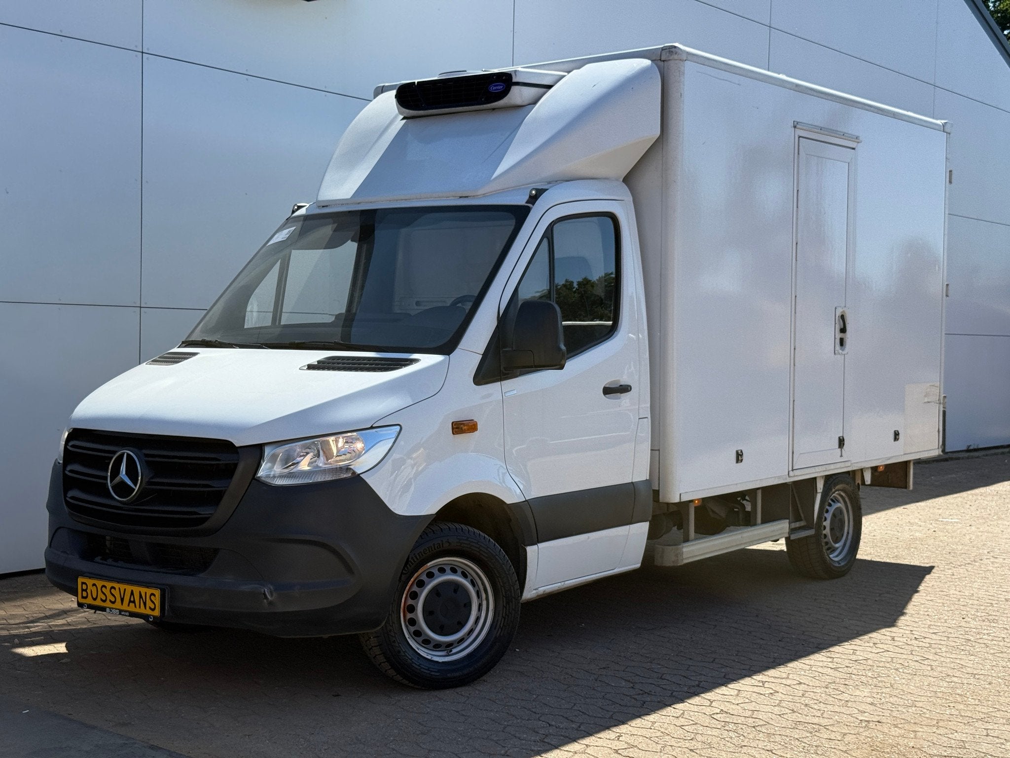 Koelwagen Carrier Viento 350 Camera MBUX Carplay Euro 6 Frig, Auto's, Achterwielaandrijving, Gebruikt, Euro 6, 4 cilinders