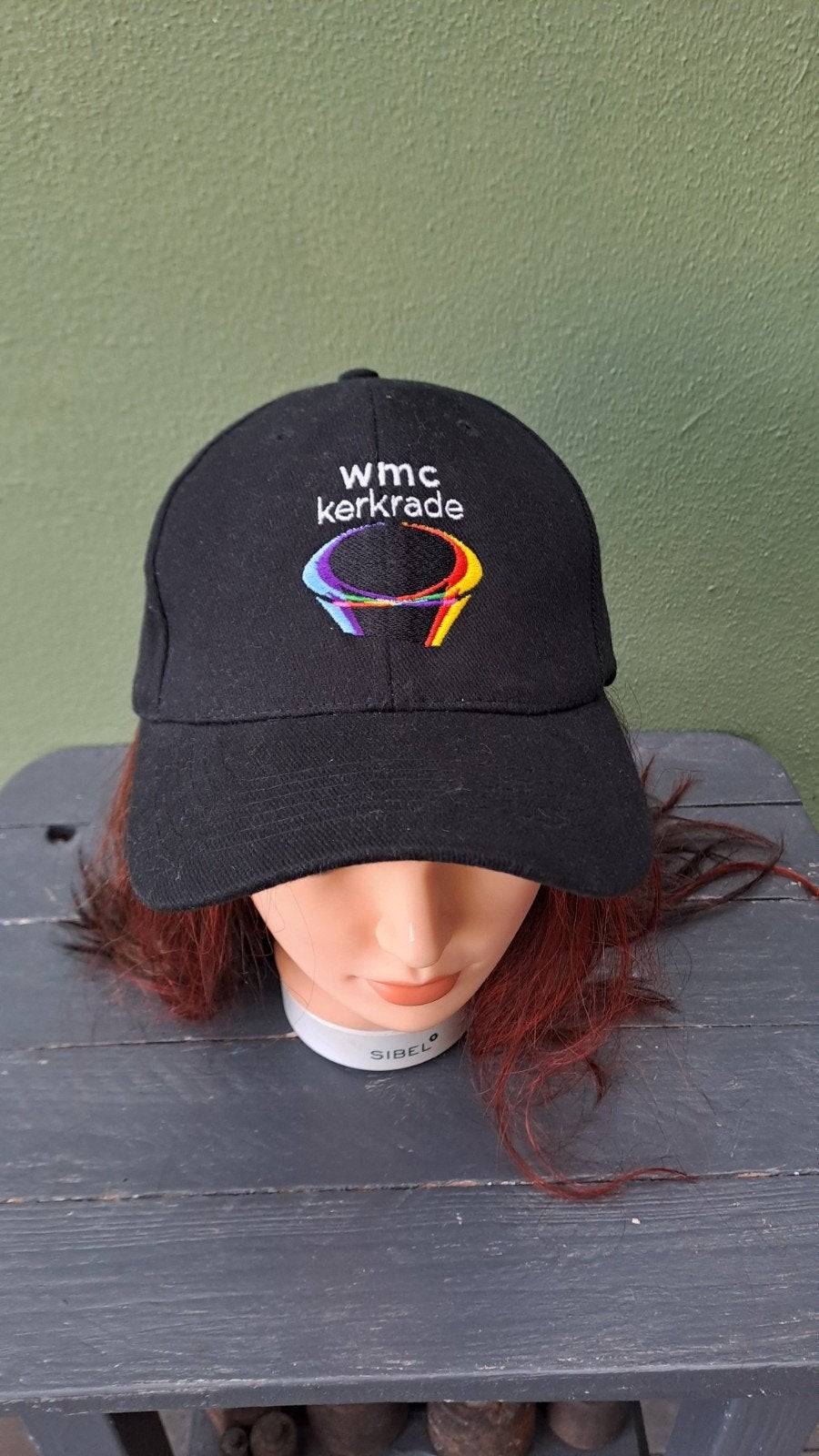Zwarte pet met 'WMC Kerkrade' logo - Zo goed als nieuw, Verzamelen, Onbekend, Ophalen of Verzenden, Zo goed als nieuw, Onbekend