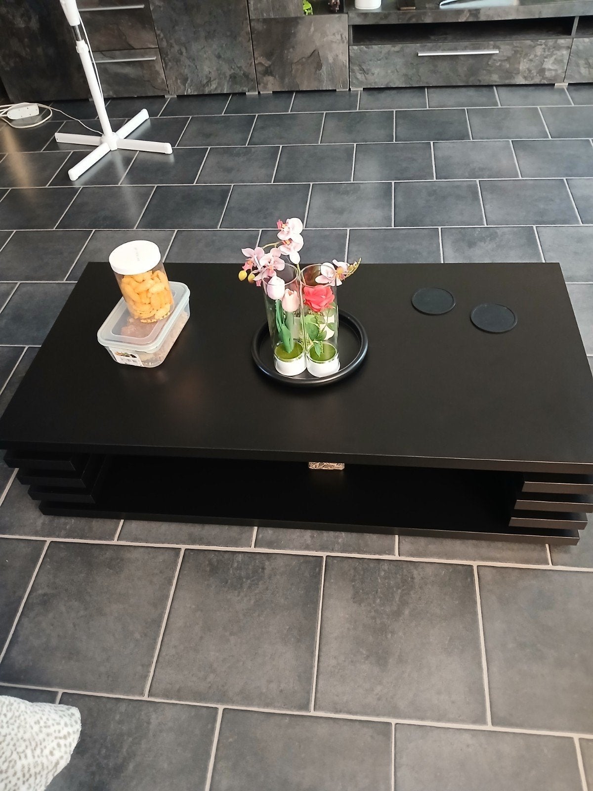 Zwarte salontafel - Modern en stijlvol, Huis en Inrichting, 100 tot 150 cm, Zo goed als nieuw, Modern, Overige houtsoorten