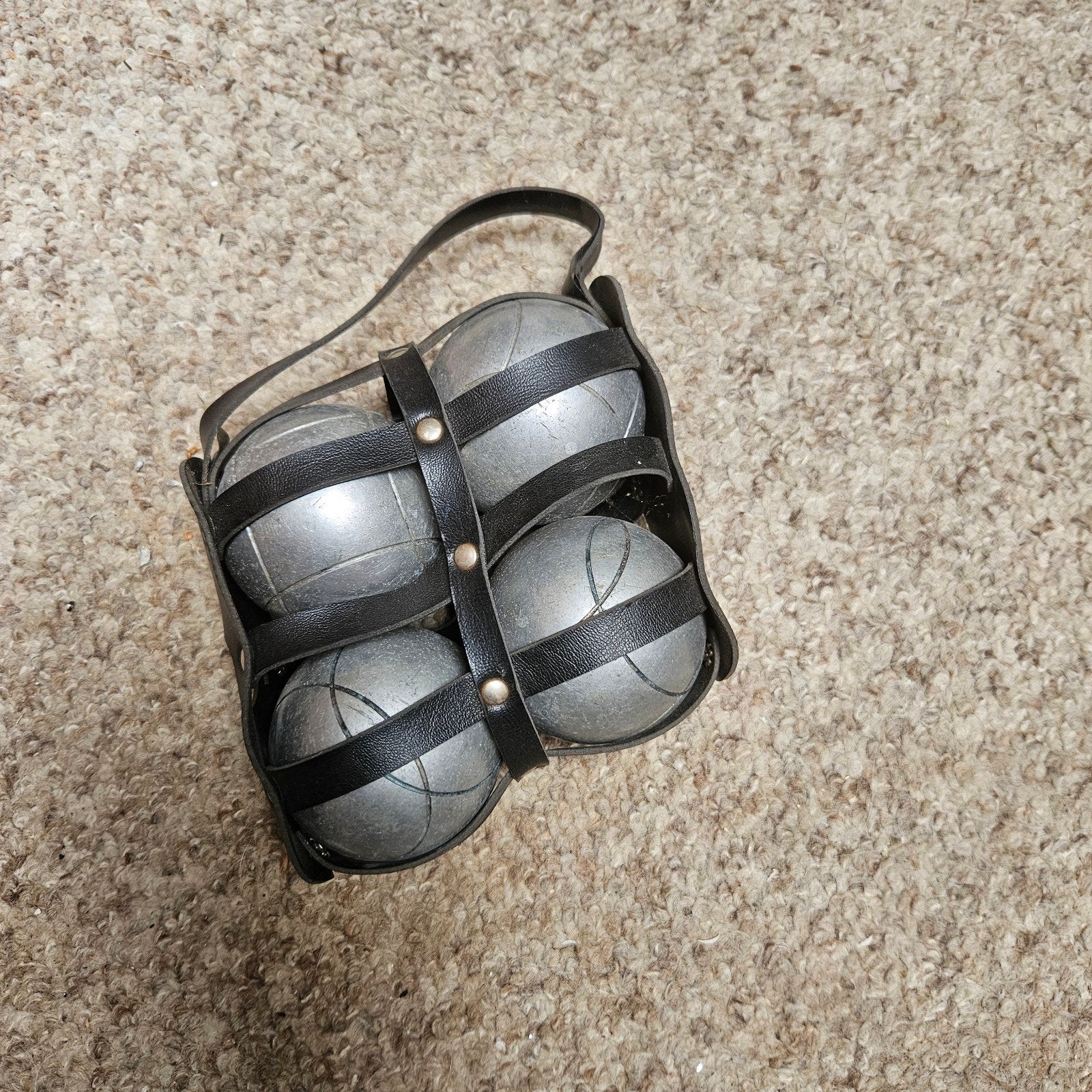 Set van 4 jeudeboules ballen in lederen houder, Ophalen, Gebruikt