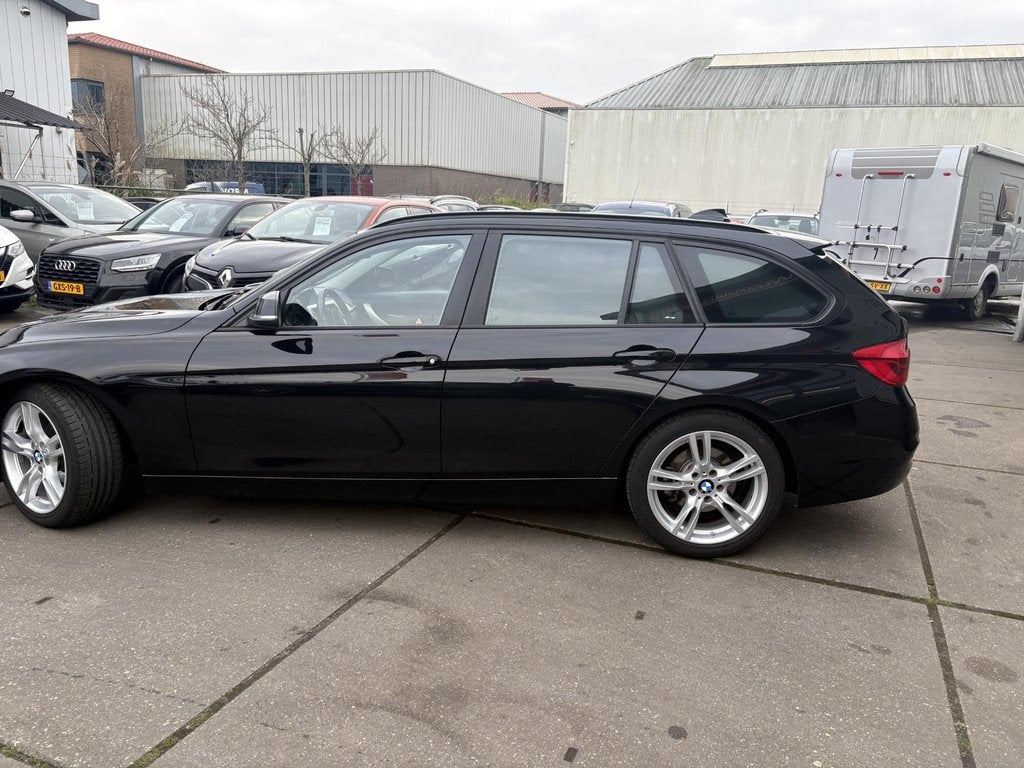BMW 3-serie Touring 318i Executive, Auto's, BMW, Automaat, Gebruikt, Euro 6, 1465 kg