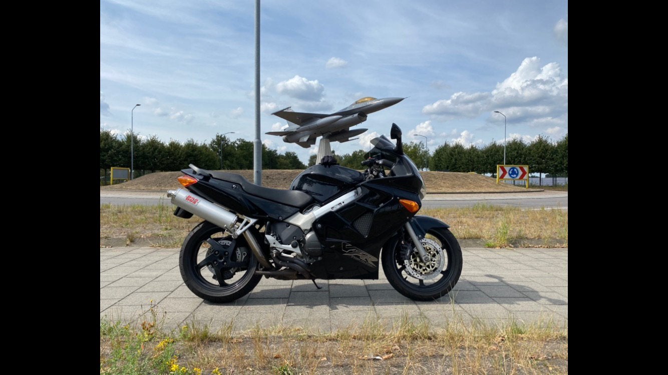 Te koop Honda VFR 800fi ‘99, Motoren, Motoren | Honda, Sportuitlaat, 4 cilinders, Motorrijbewijs A, Gebruikt