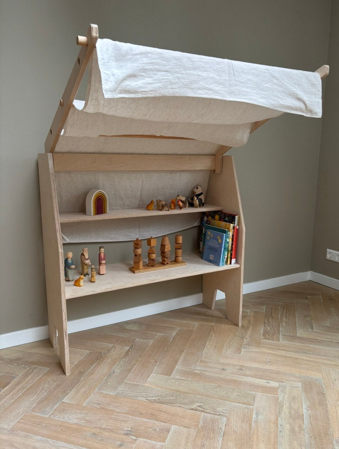 Shizu playstand Grimm’s - met dakje, Kinderen en Baby's, Speelgoed | Houten speelgoed, Ophalen, Zo goed als nieuw