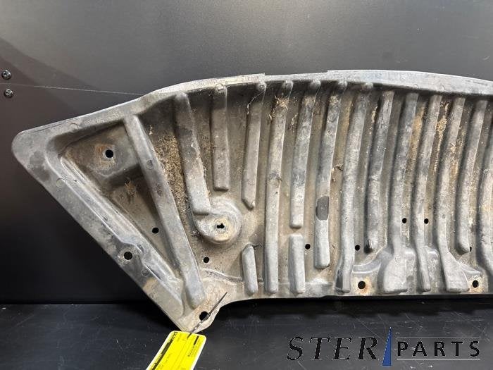 Bumper onderplaat van een Mercedes C-Klasse, Gebruikt, -, Ophalen of Verzenden, Bumper