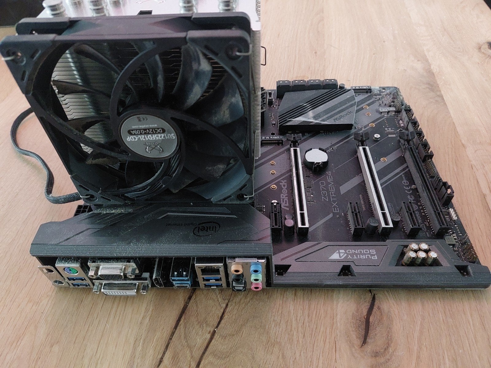 ASRock Z370 Extreme4 met Intel i5 8400 en Sycthe Mugen 5, Computers en Software, Gebruikt, LGA 1151, DDR4, Ophalen of Verzenden