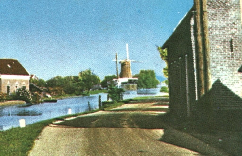 38082	Bleskensgraaf	ZH 1971 	Nette oude kaart Onbeschreven, Ophalen of Verzenden, 1960 tot 1980, Ongelopen, Zuid-Holland