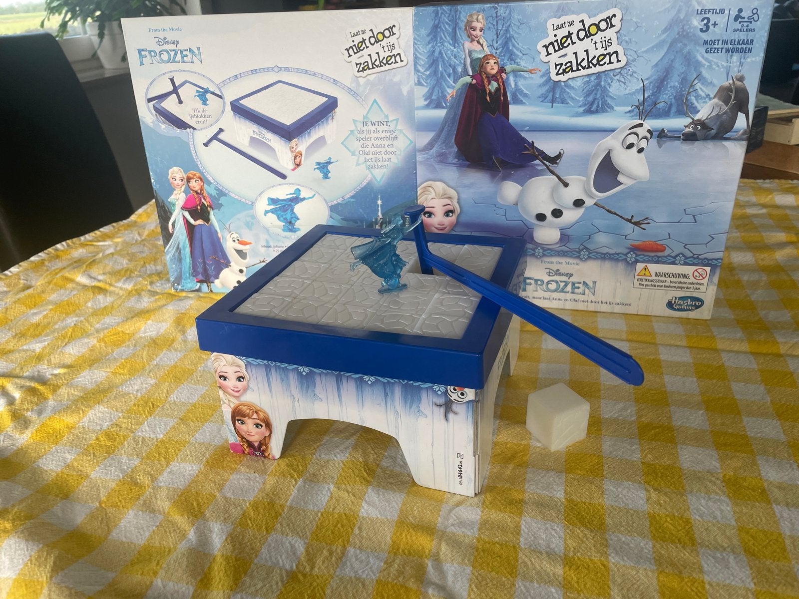 Disney Frozen: Laat je niet door 't ijs zakken spel, Een of twee spelers, Ophalen, Nieuw