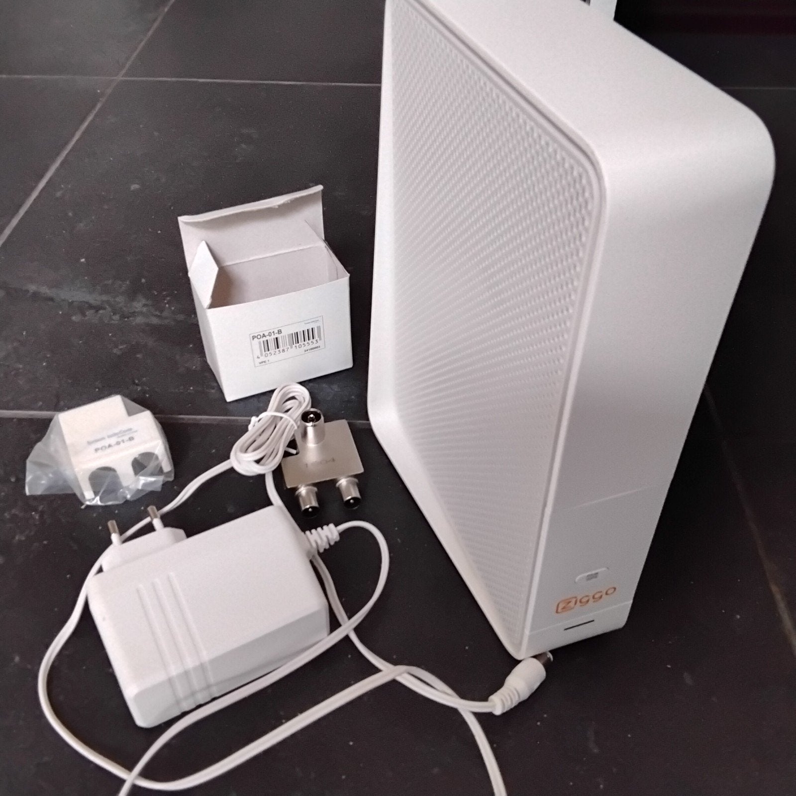 Ziggo Modem inclusief adapter - Prima staat, Computers en Software, Ophalen of Verzenden