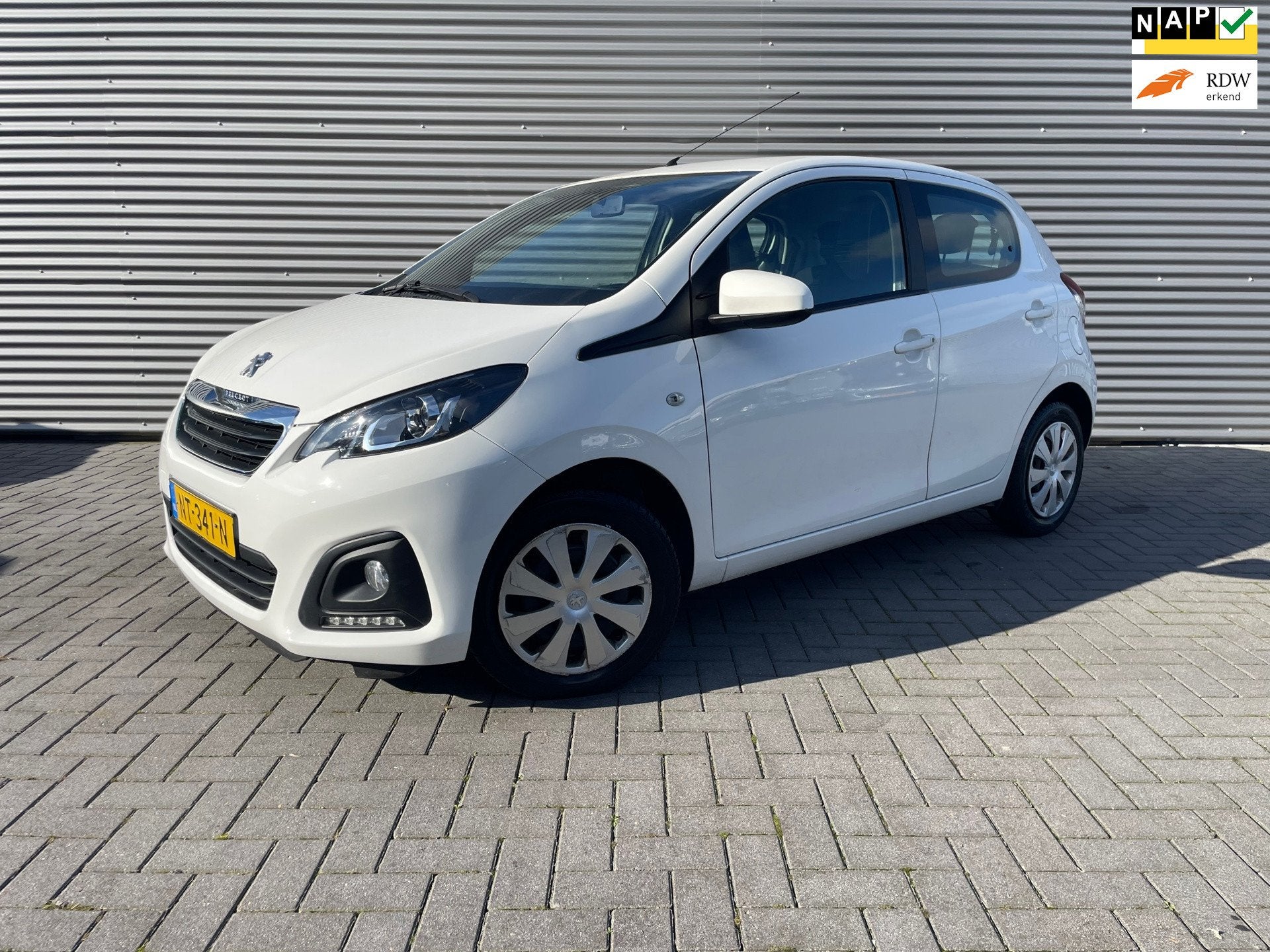 Peugeot 108 1.0 e-VTi Blue Lion bouwjaar 2017, Auto's, Voorwielaandrijving, Dealer onderhouden, Stof, Gebruikt