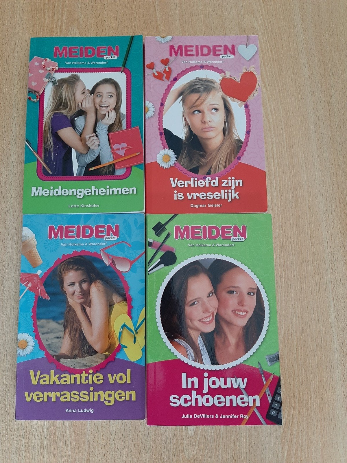 4x boeken Meiden, Ophalen, Zo goed als nieuw