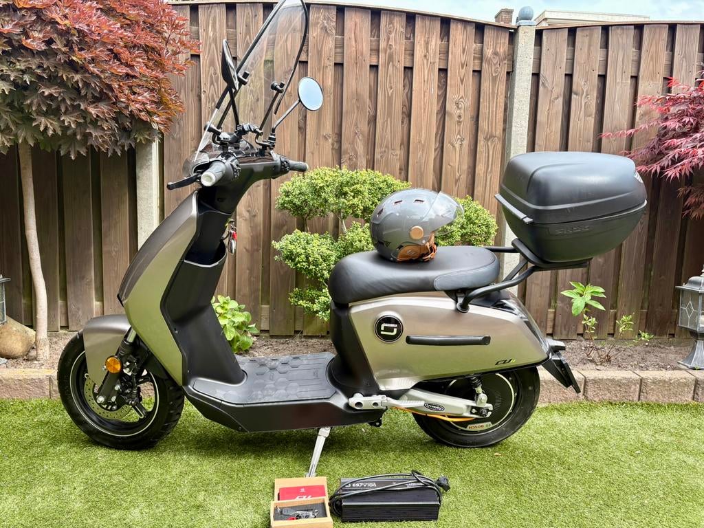 Elektrische Super Soco Cux snorscooter, Ophalen, Elektrisch, Zo goed als nieuw, Maximaal 25 km/u