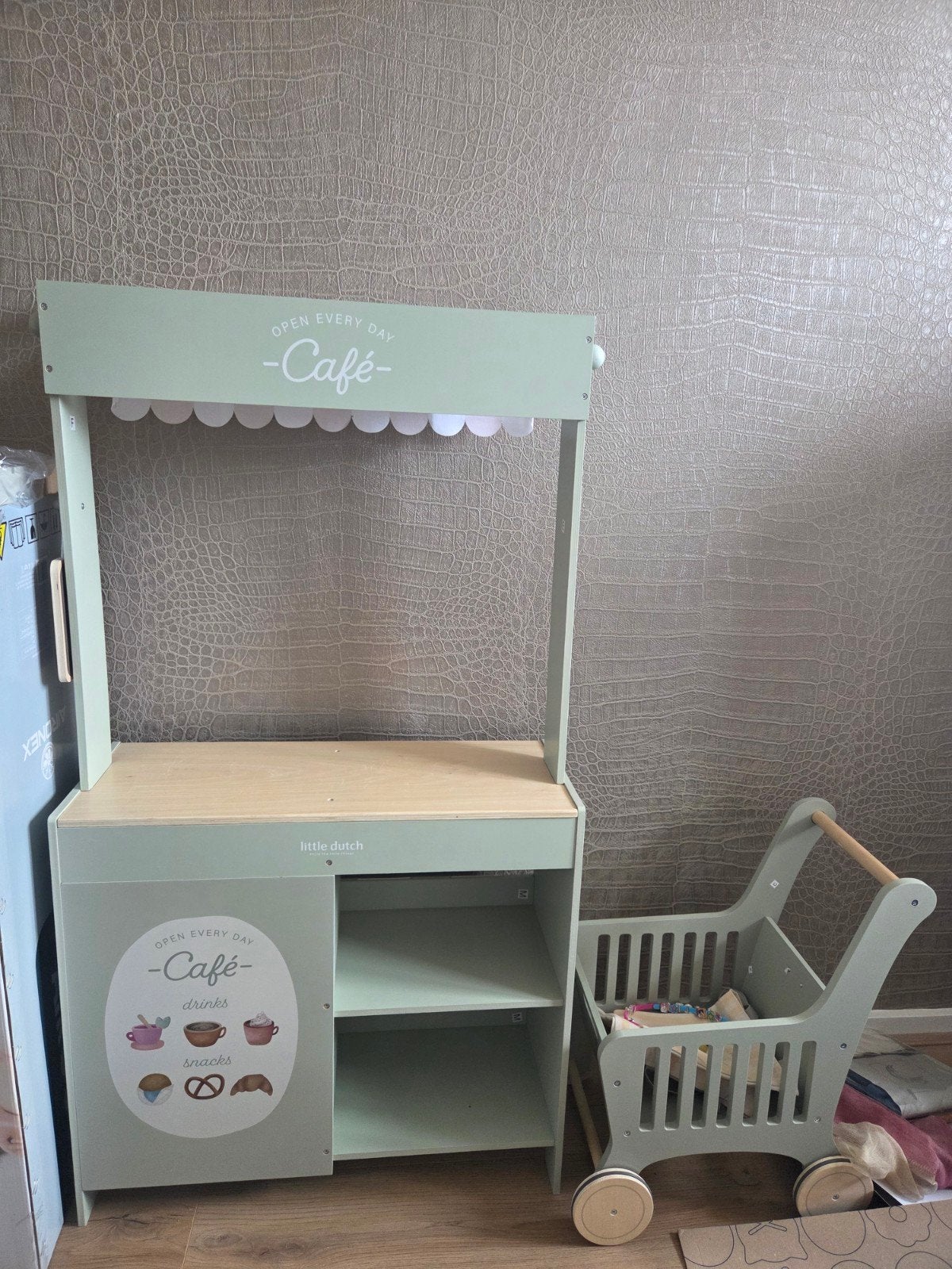 little dutch markt/café met winkelwagen, Ophalen, Zo goed als nieuw