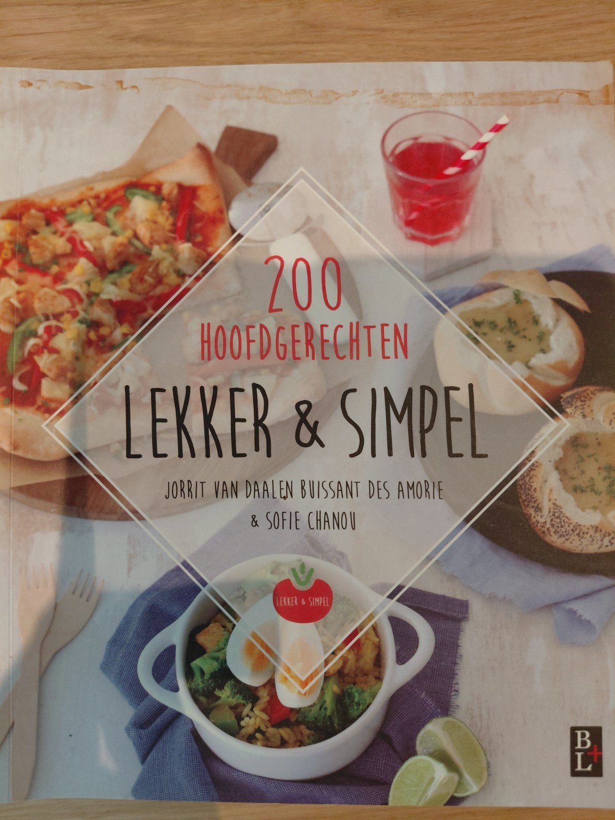 200 Hoofdgerechten Lekker & Simpel Kookboek, Boeken, Kookboeken, Zo goed als nieuw, Hoofdgerechten, Overige gebieden, Ophalen
