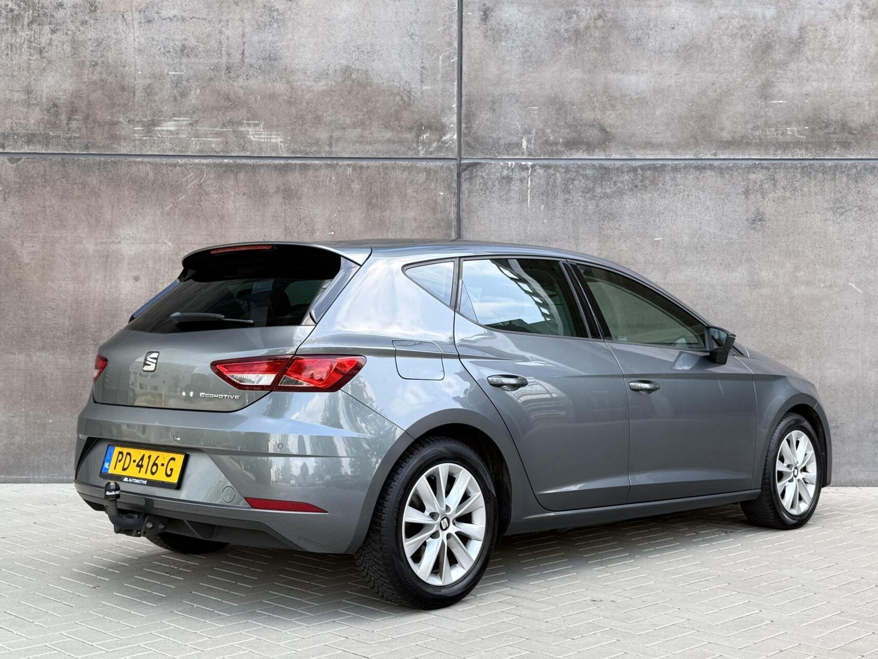 Seat Leon 1.0 EcoTSI Style Business Intense | Trekhaak | Nav, Auto's, Stof, Gebruikt, Met garantie (alle), Leon