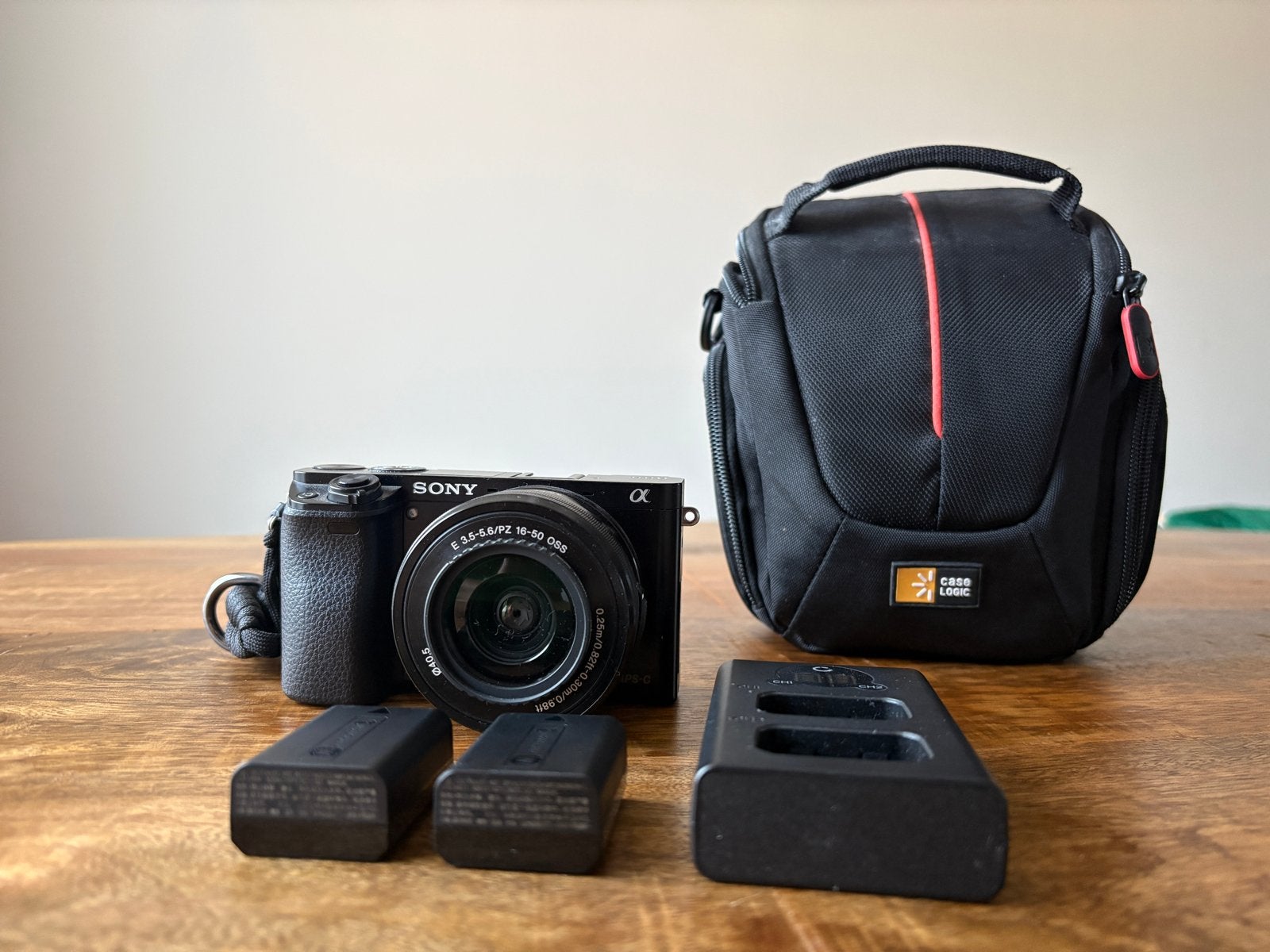 Sony Alpha A6000 Systeemcamera met 16-50mm lens en accessoir, Ophalen, Beeldstabilisatie, Zo goed als nieuw, 4 t/m 7 keer