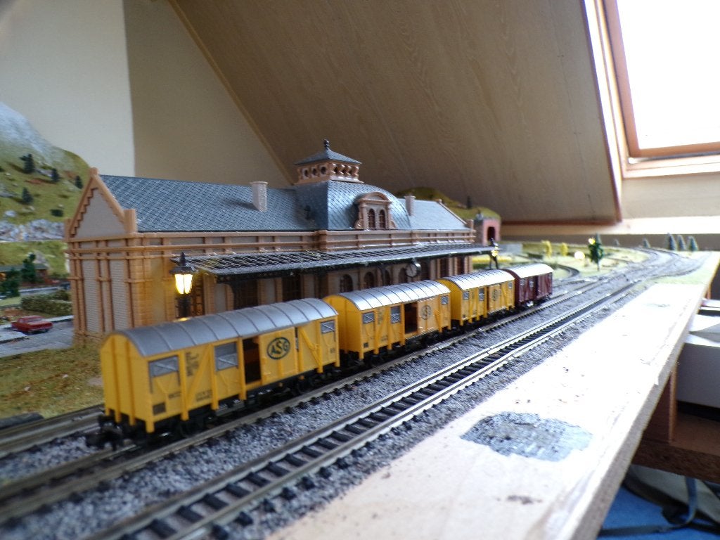 5x goederen wagons met schuif deuren, Gebruikt, Gelijkstroom, Fleischmann, Wagon