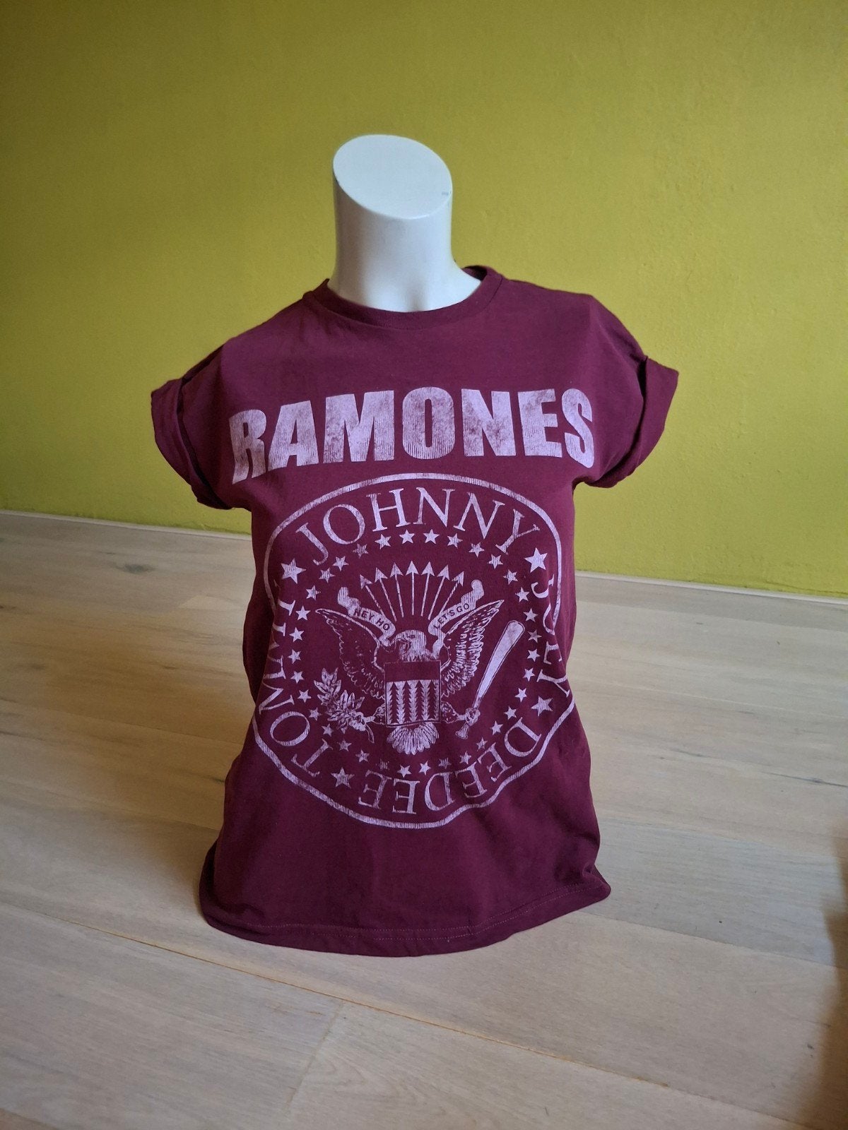 Nieuw leuk shirt (zie achterkant) Mt 36, Kleding | Dames, T-shirts, Paars, Nieuw, Ophalen of Verzenden, Korte mouw