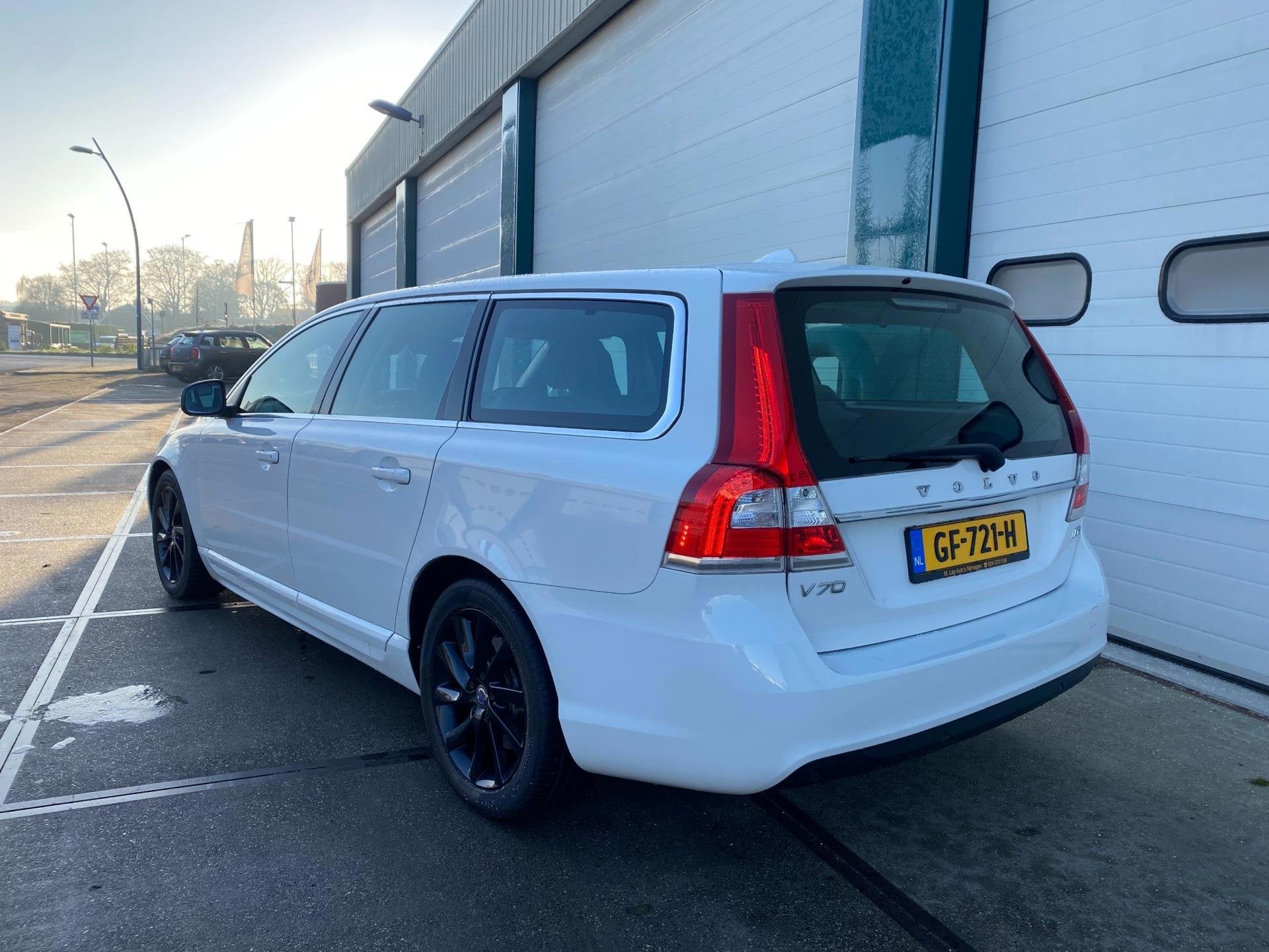Volvo V70 1.6 D2 Nordic+ Nieuwstaat, Auto's, Voorwielaandrijving, Euro 5, Gebruikt, Zwart