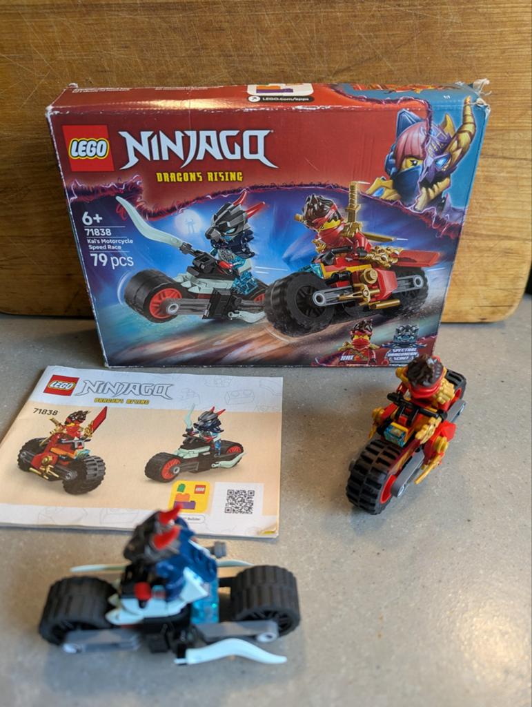 Lego Ninjago set twee motoren compleet met doos en boekje., Lego, Ophalen of Verzenden, Zo goed als nieuw, Compleet