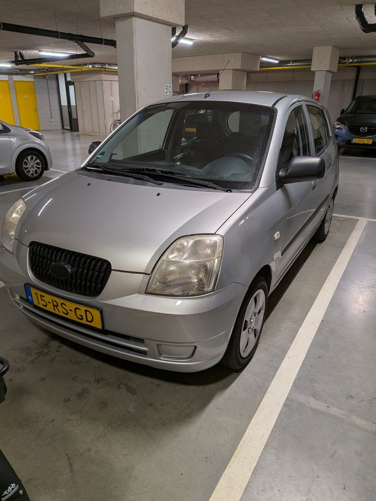 Kia Picanto 1.0 2005 Grijs, Auto's, Voorwielaandrijving, 836 kg, 31 €/maand, 4 cilinders